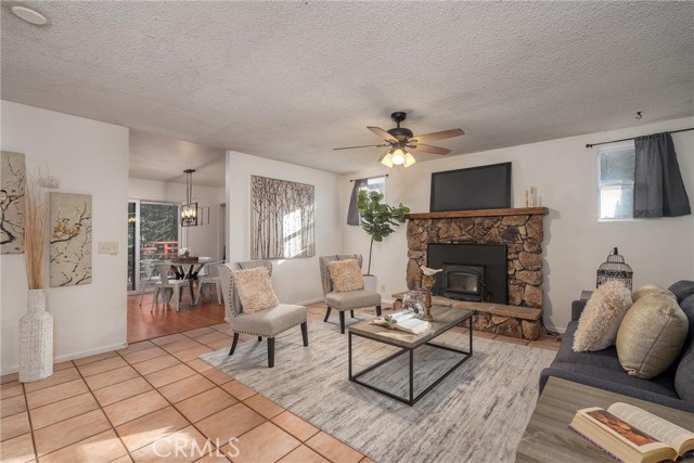 Detail Gallery Image 13 of 44 For 15328 Forest Ranch Wy, Forest Ranch,  CA 95942 - 3 Beds | 2/1 Baths