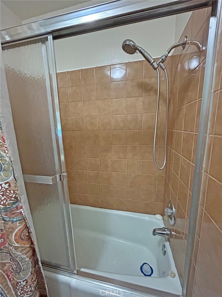 https://media.crmls.org/medias/09d78836-006c-40c6-b831-cadf5a5f1078.jpg?preset=X-Large