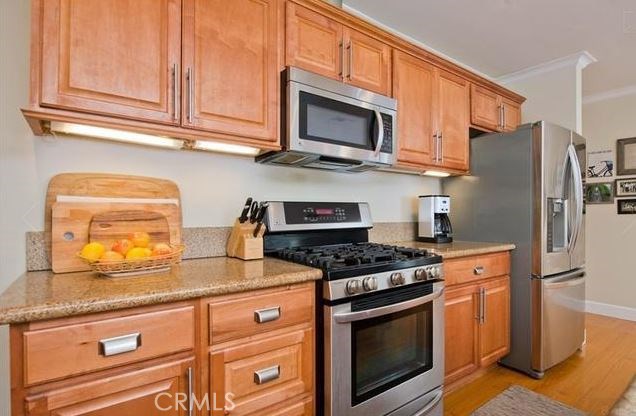 Detail Gallery Image 27 of 33 For 17827 Burbank Bld, Encino,  CA 91316 - 3 Beds | 2 Baths