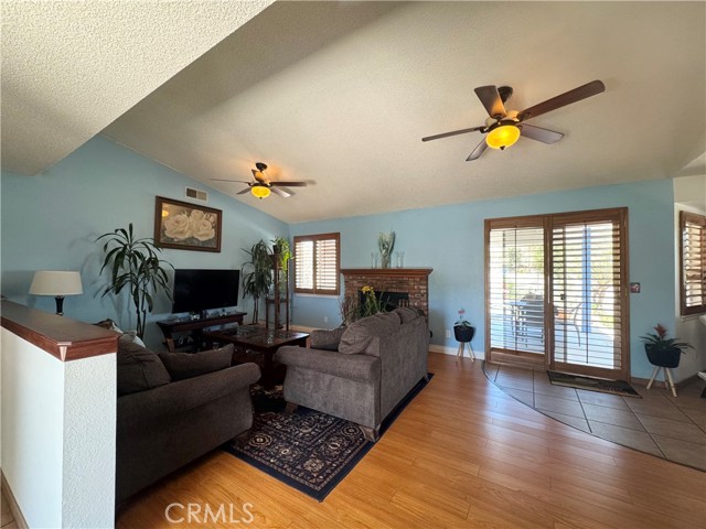 Detail Gallery Image 5 of 24 For 7446 Bangor Ave, Hesperia,  CA 92345 - 3 Beds | 2 Baths