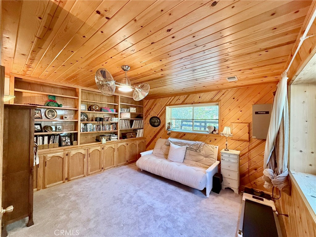 https://media.crmls.org/medias/09d892b8-28ba-449b-b187-6857b2fd8c1d.jpg?preset=X-Large