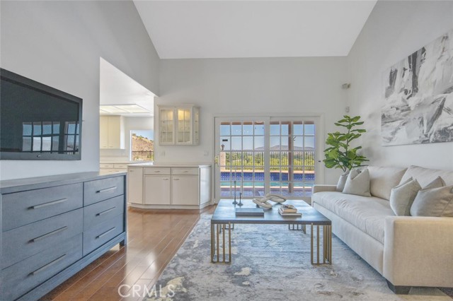 2039 Channelford Road, Westlake Village CA: https://media.crmls.org/medias/09d8f635-681f-4d0b-b577-8120775557bb.jpg