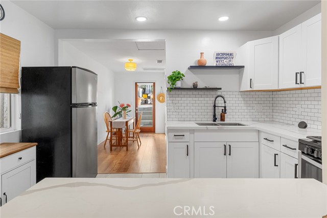 4142 Mercury Avenue, Los Angeles CA: https://media.crmls.org/medias/09d90b9a-515a-44ea-a491-43c8855fb31b.jpg