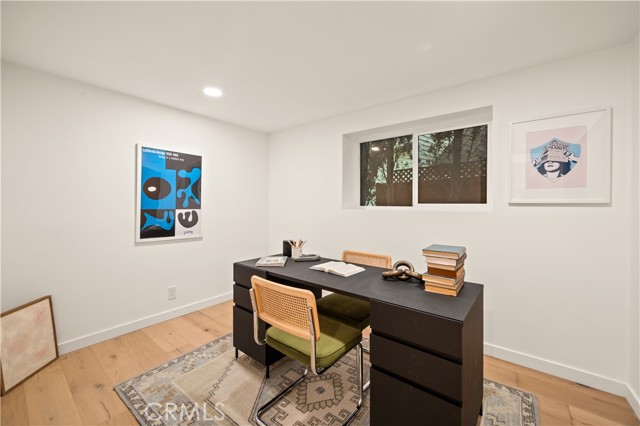 Detail Gallery Image 19 of 24 For 3947 Sumac Dr, Sherman Oaks,  CA 91403 - 4 Beds | 4/1 Baths