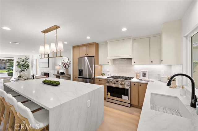 Detail Gallery Image 19 of 57 For 21361 Lemontree Ln, Huntington Beach,  CA 92646 - 5 Beds | 4 Baths