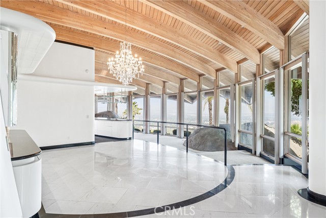 2360 Boulder Bluffs Court, Riverside CA: https://media.crmls.org/medias/09d9d174-0eeb-43da-bf24-402b718a109c.jpg