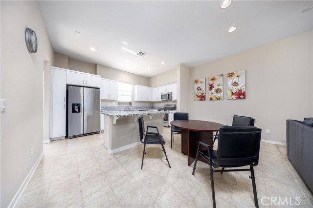 Detail Gallery Image 10 of 26 For 718 Central Ave, Upland,  CA 91786 - 3 Beds | 3/1 Baths