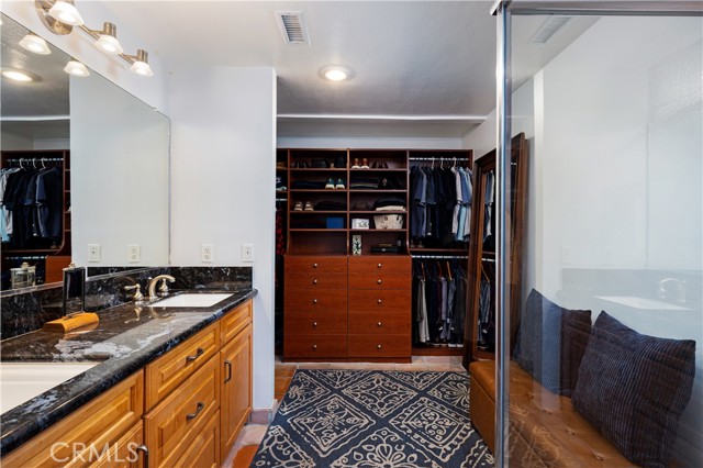 Detail Gallery Image 14 of 39 For 4713 E 4th, Long Beach,  CA 90814 - 2 Beds | 2 Baths