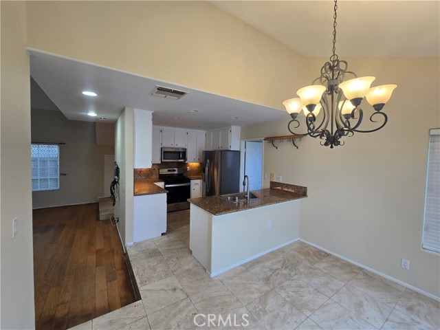 Detail Gallery Image 7 of 16 For 1920 Maple #C,  Costa Mesa,  CA 92627 - 3 Beds | 2/1 Baths