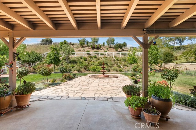 30444 Hidden Valley Court, Castaic CA: https://media.crmls.org/medias/09dc53b7-050d-4673-88db-e5189cf48068.jpg