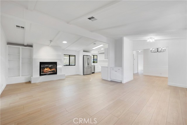 Detail Gallery Image 11 of 37 For 692 N Adele St #103,  Orange,  CA 92867 - 2 Beds | 2 Baths