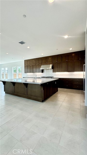 Detail Gallery Image 4 of 9 For 20568 Edgewood Ct, Chatsworth,  CA 91311 - 5 Beds | 6 Baths