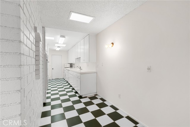 5330 Lindley Avenue, Encino CA: https://media.crmls.org/medias/09dd3177-cdd1-4021-8b35-e31abe1b76f7.jpg