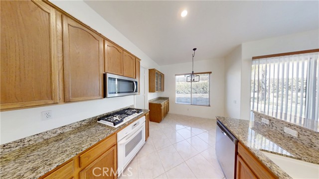 Detail Gallery Image 5 of 18 For 11363 Deerfield Dr, Yucaipa,  CA 92399 - 5 Beds | 3 Baths