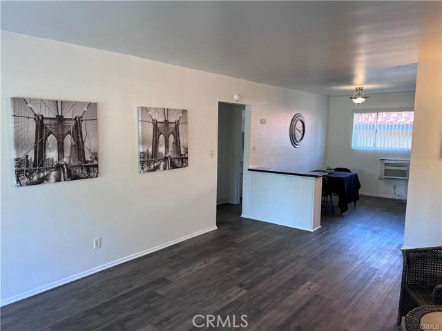 Detail Gallery Image 3 of 9 For 315 E 8th St, Corona,  CA 92879 - 1 Beds | 1 Baths