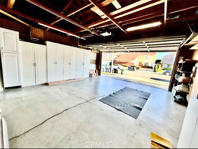 Detail Gallery Image 32 of 34 For 10900 San Leon Ave, Fountain Valley,  CA 92708 - 4 Beds | 2/1 Baths