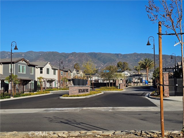 Detail Gallery Image 2 of 55 For 6600 Grotto Ln, Fontana,  CA 92336 - 4 Beds | 3 Baths