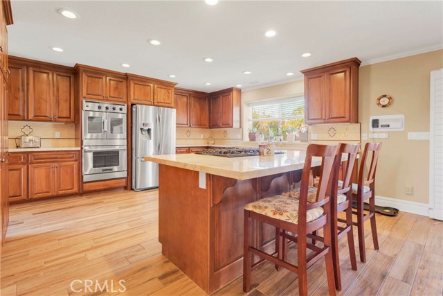 Detail Gallery Image 11 of 60 For 13880 Driftwood Dr, Victorville,  CA 92395 - 4 Beds | 3 Baths