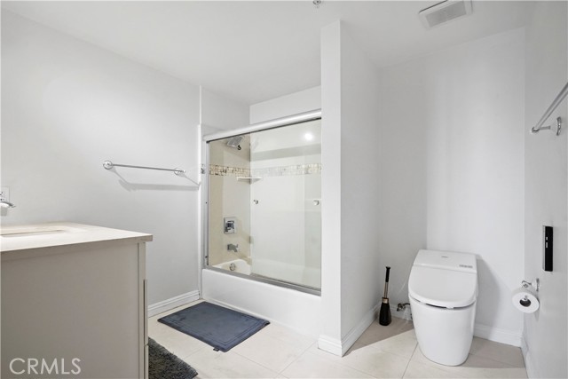 13200 Pacific Promenade, Playa Vista CA: https://media.crmls.org/medias/09def4bf-9187-405a-8ee2-771b0b9d3cac.jpg