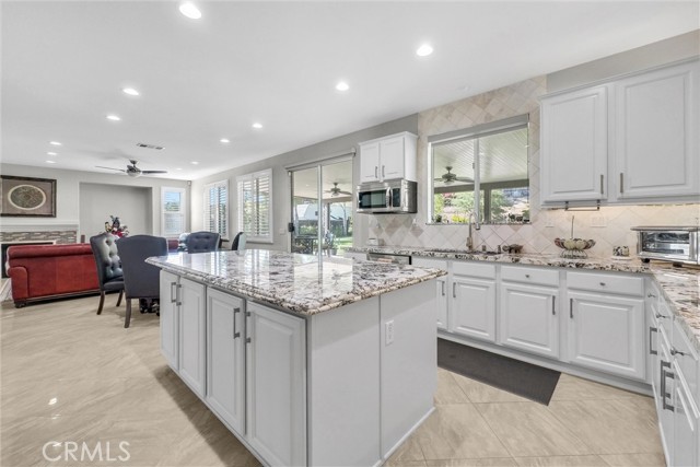 Detail Gallery Image 7 of 33 For 19394 Rocky Summit Dr, Perris,  CA 92570 - 5 Beds | 2/1 Baths