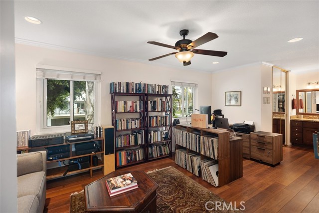 2301 Via Puerta, Laguna Woods CA: https://media.crmls.org/medias/09e07e14-ae77-4db6-b021-70ae72b024ce.jpg