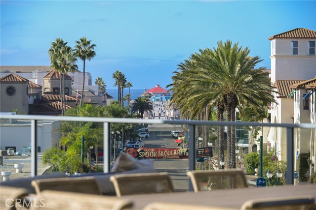 414 Main, Huntington Beach CA: https://media.crmls.org/medias/09e0d903-3329-4f20-997b-5ff4e301f2ce.jpg