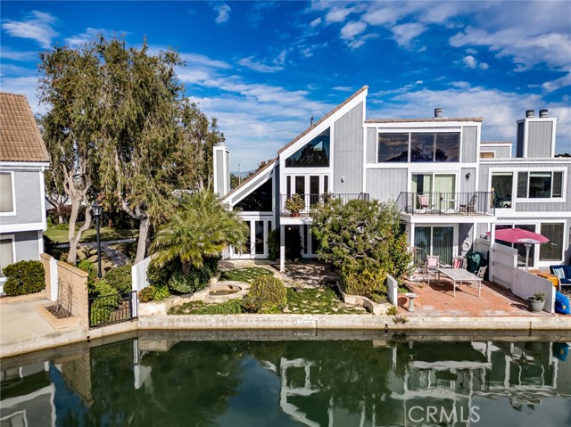 Detail Gallery Image 5 of 32 For 3572 Bravata, Huntington Beach,  CA 92649 - 3 Beds | 3 Baths