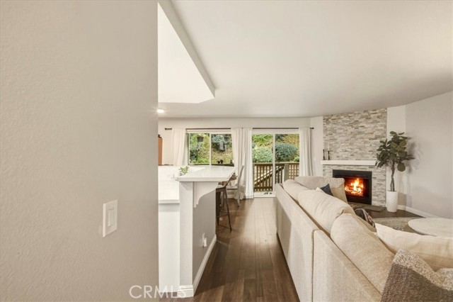 Detail Gallery Image 10 of 48 For 909 Lotus Cir, San Dimas,  CA 91773 - 2 Beds | 2 Baths