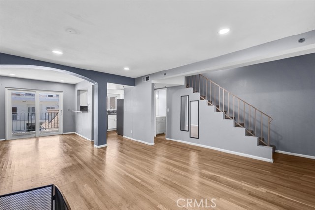 520 N Louise Street, Glendale CA: https://media.crmls.org/medias/09e239c8-723e-4c08-bcac-a8255f397374.jpg
