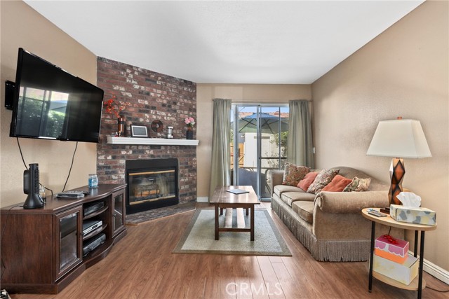 6668 Julliard Avenue, Moorpark CA: https://media.crmls.org/medias/09e258b7-1a03-45b3-8768-aad1e7ccdfec.jpg
