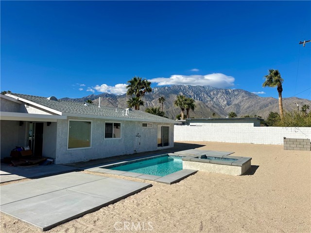 2384 E Rogers Rd, Palm Springs, CA 92262