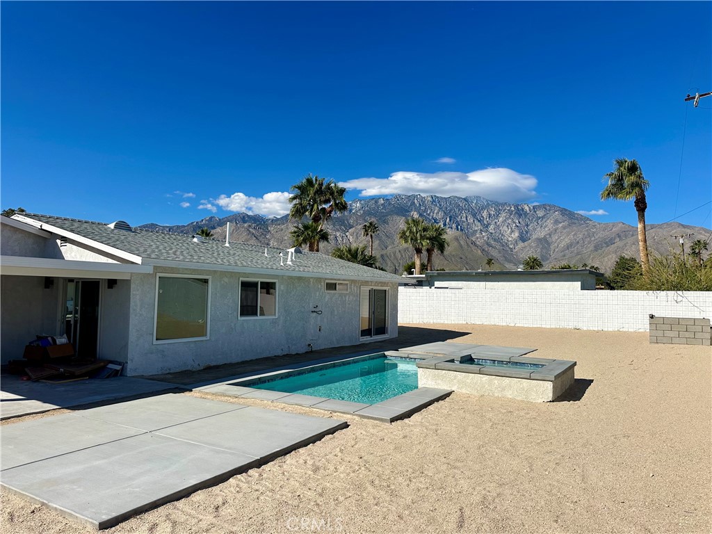 2384 E Rogers Road, Palm Springs, CA 92262