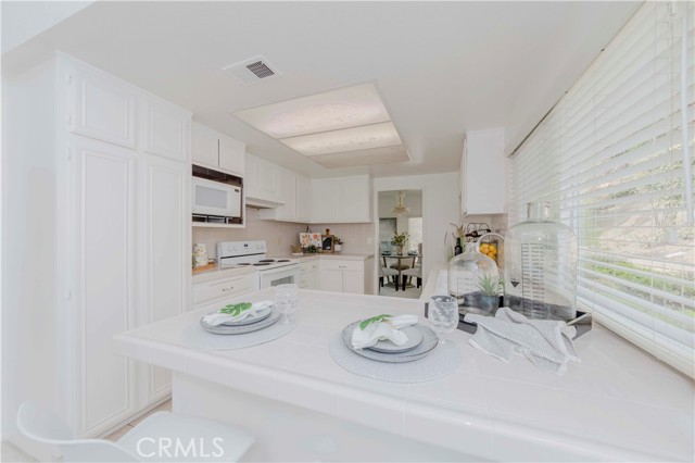 2501 Tiffany Place, Fullerton CA: https://media.crmls.org/medias/09e27b9f-d15d-4288-b70c-5e6f442b6ecf.jpg