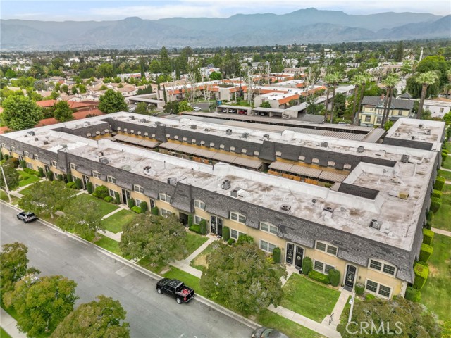 571 La Verne Street, Redlands CA: https://media.crmls.org/medias/09e2af73-e84f-4960-8841-cfb9b08f5189.jpg