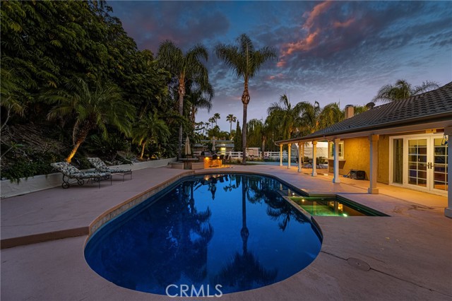 17927 Sun Hill Drive, Yorba Linda CA: https://media.crmls.org/medias/09e2da03-4ef2-418d-ae19-0c356207f7c5.jpg