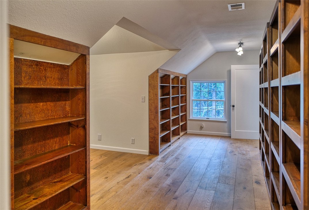 Detail Gallery Image 20 of 28 For 25285 Forest Lake Dr, Crestline,  CA 92325 - 5 Beds | 4 Baths