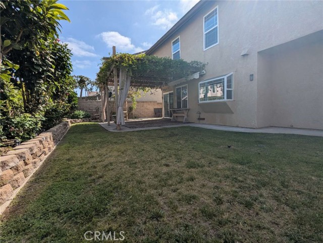 4 Henry, Irvine CA: https://media.crmls.org/medias/09e325a2-7aa2-444f-bfff-546ffcd8a284.jpg