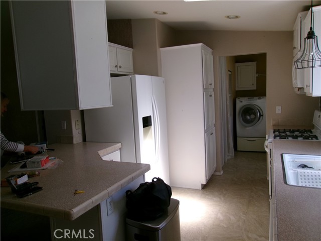 Detail Gallery Image 24 of 61 For 13983 Silver Lake Pl, Victorville,  CA 92395 - 3 Beds | 2 Baths