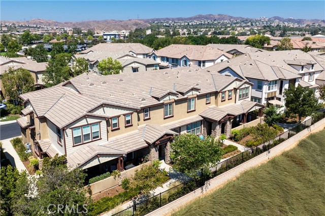 Detail Gallery Image 4 of 52 For 28648 Pietro Dr, Valencia,  CA 91354 - 3 Beds | 3 Baths