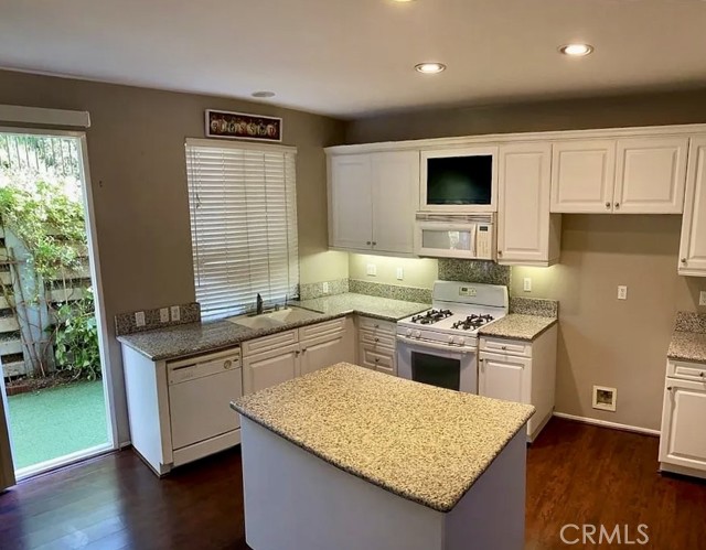 Detail Gallery Image 5 of 19 For 1101 Victoria Way, La Habra,  CA 90631 - 3 Beds | 2/1 Baths