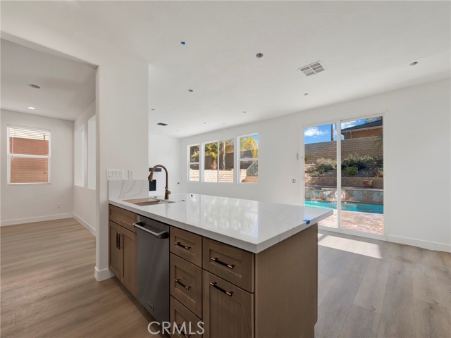 Detail Gallery Image 16 of 29 For 28374 Stansfield Ln, Saugus,  CA 91350 - 3 Beds | 3 Baths