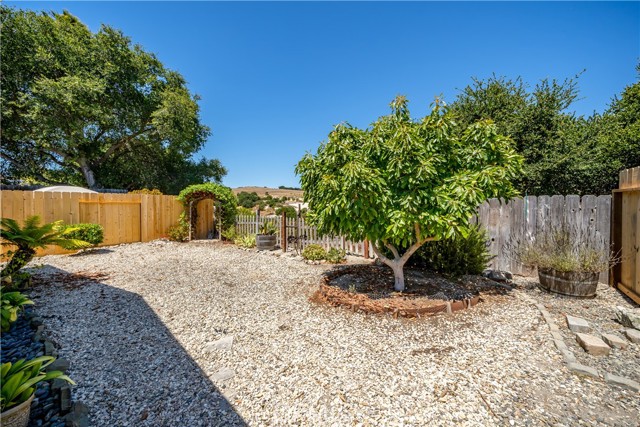 Detail Gallery Image 18 of 38 For 974 Skyline Dr, Pismo Beach,  CA 93449 - 2 Beds | 2 Baths