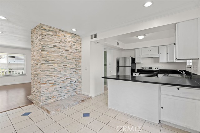 Detail Gallery Image 10 of 50 For 15880 Bogart Ct, Fountain Valley,  CA 92708 - 3 Beds | 2 Baths