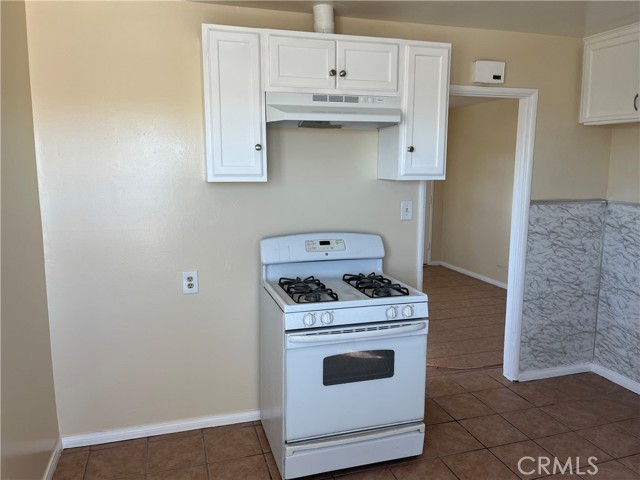 Detail Gallery Image 3 of 8 For 1451 Riverside Dr, Barstow,  CA 92311 - 3 Beds | 1 Baths