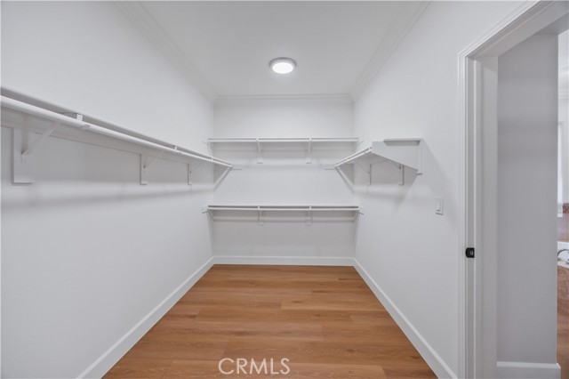 9 Whitford, Irvine CA: https://media.crmls.org/medias/09e5f295-013d-43cd-8393-49c1983a18b5.jpg