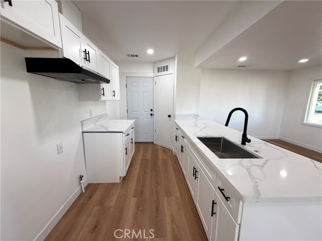 Detail Gallery Image 9 of 33 For 124 S Olive, Rialto,  CA 92376 - 4 Beds | 3 Baths