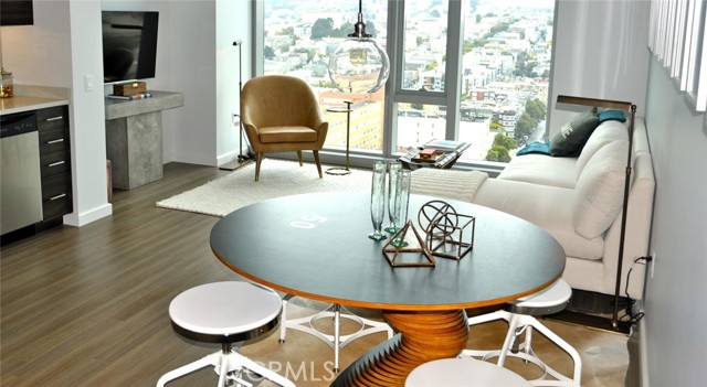 Detail Gallery Image 10 of 75 For 100 Van Ness Ave #1810,  San Francisco,  CA 94102 - 1 Beds | 1 Baths