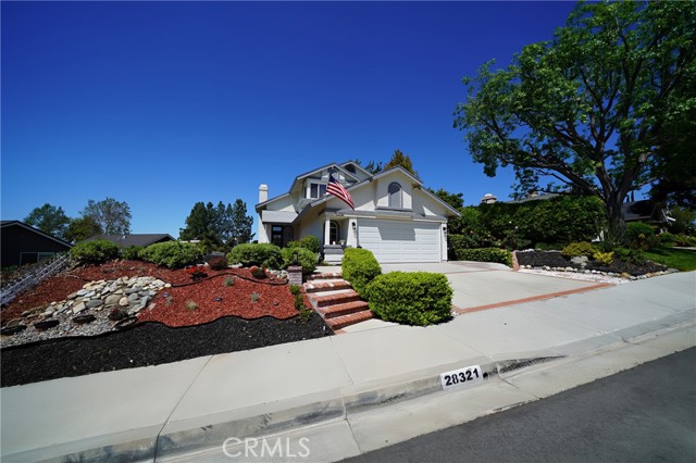 28321 Evergreen Lane, Saugus CA: https://media.crmls.org/medias/09e68688-806f-4c87-b113-f00d04087983.jpg