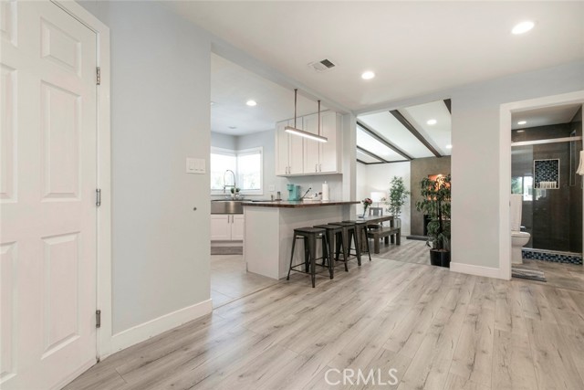 Detail Gallery Image 8 of 43 For 18033 Duncan St, Encino,  CA 91316 - 3 Beds | 2 Baths
