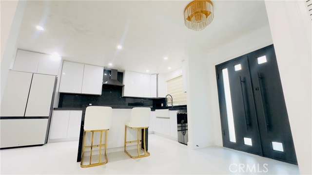 7401 Liberty Avenue, Corona CA: https://media.crmls.org/medias/09e772ec-cdd6-416e-a504-ea87d6d7e42f.jpg